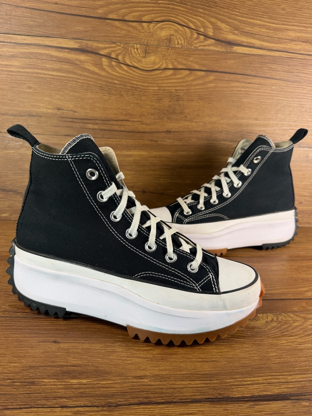 Converse Run Star Hike Platform Sneakers Women’s Size 7.5 Lace Up Shoes